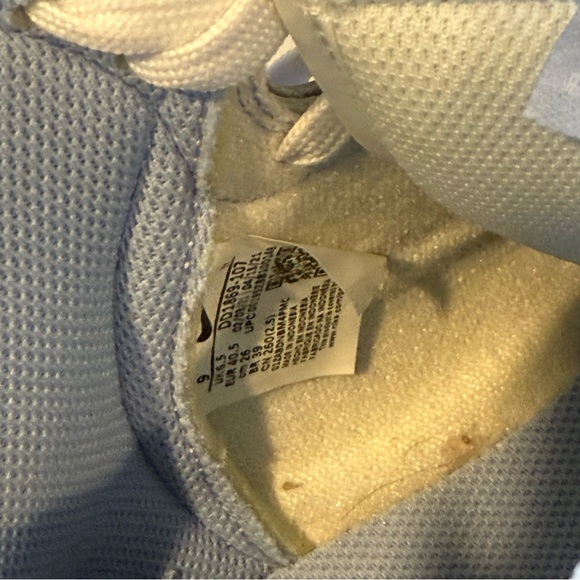 Nike Women's Blue and White High-Top DD1869-107 NEW - Picture 6 of 6